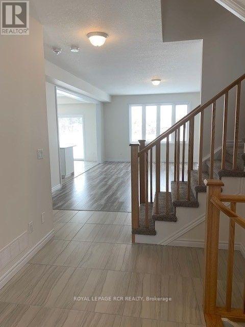 Building Photo - 8 Gourlay Farm Ln