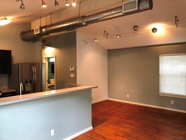 Foto del edificio - 2516 E 3rd St