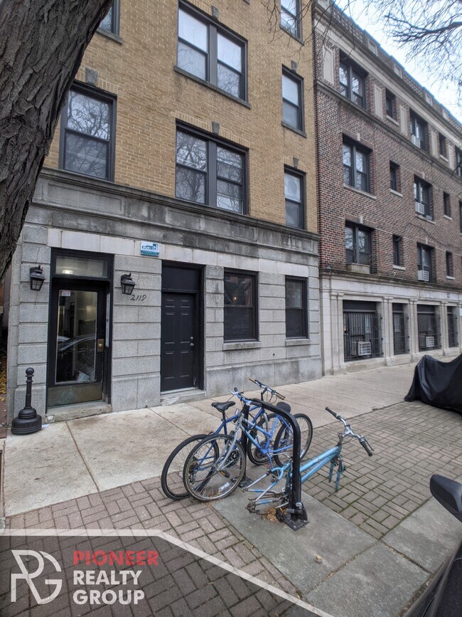 Building Photo - 2119 N Sedgwick St