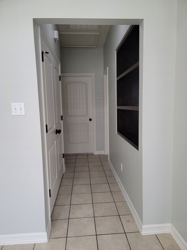 Foto del edificio - 503 E 3rd St