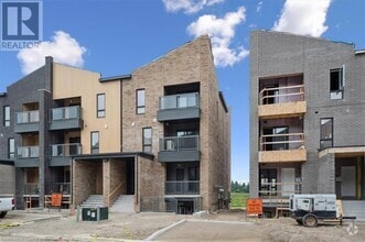 Building Photo - 99 REVERIE Wy
