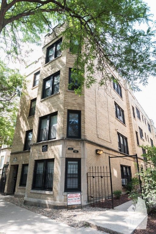 Building Photo - 648.5 W Roscoe St