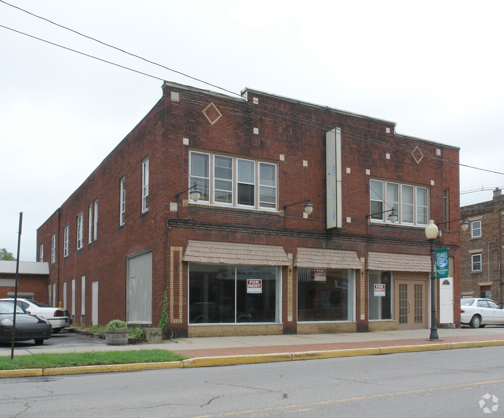 Building Photo - 110 E Market St