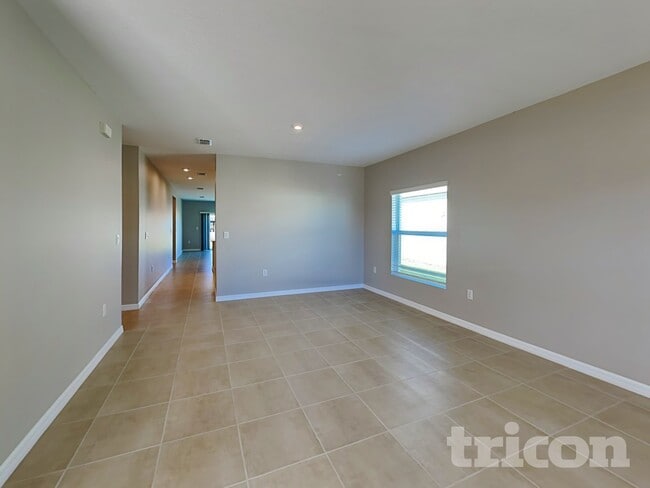 Foto del edificio - 252 Garnet Ave