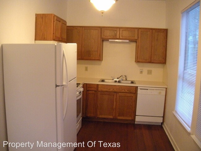 Building Photo - 1607 Palma Plaza