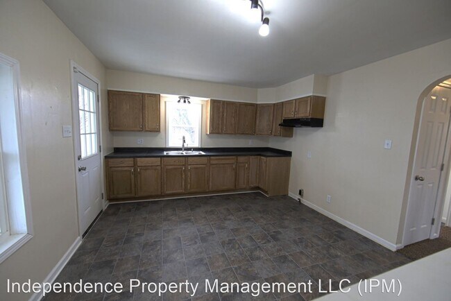 Building Photo - 4 br, 1 bath House - 1326 Ohmer Street