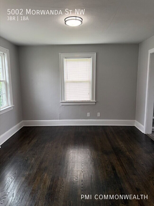 Foto del edificio - 5002 Morwanda St NW