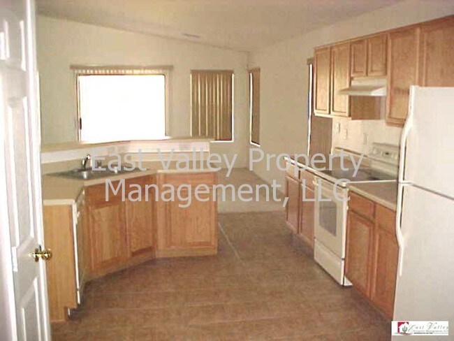 Building Photo - 2324 W Darrel Rd