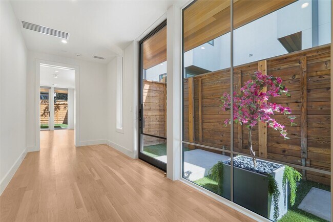 Foto del edificio - 3619 Springbrook St