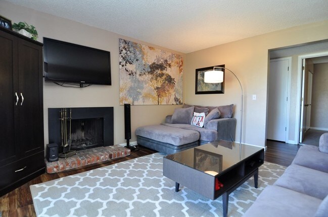 Building Photo - 3121 S Tamarac Dr