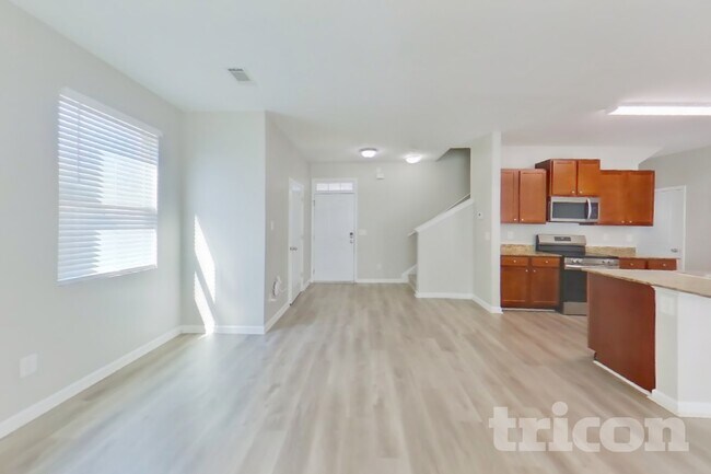 Building Photo - 7156 Tanger Blvd