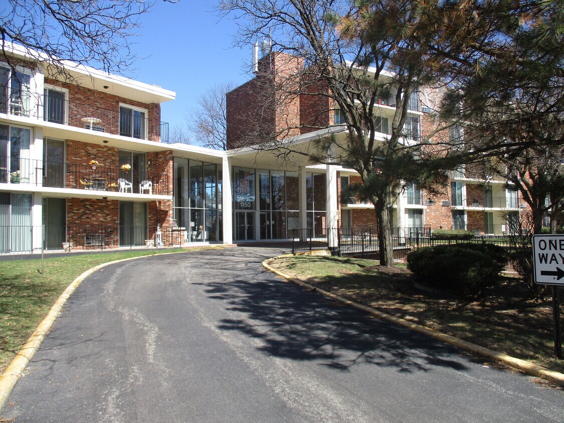 Foto principal - 1150 E Jackson St