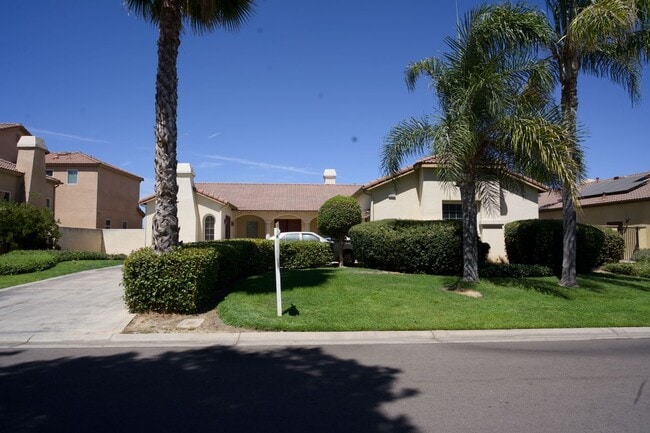 Building Photo - 8800 Laguna Dr