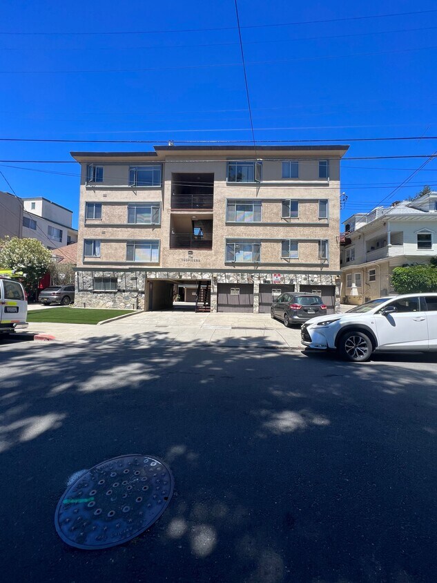 Foto del edificio - 407 Vernon St