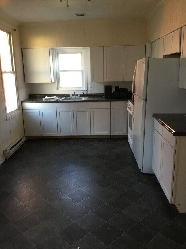 Building Photo - 221 N Hartley St