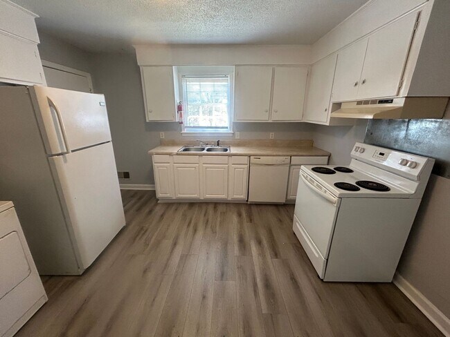 Foto del edificio - 715 Montague Rd