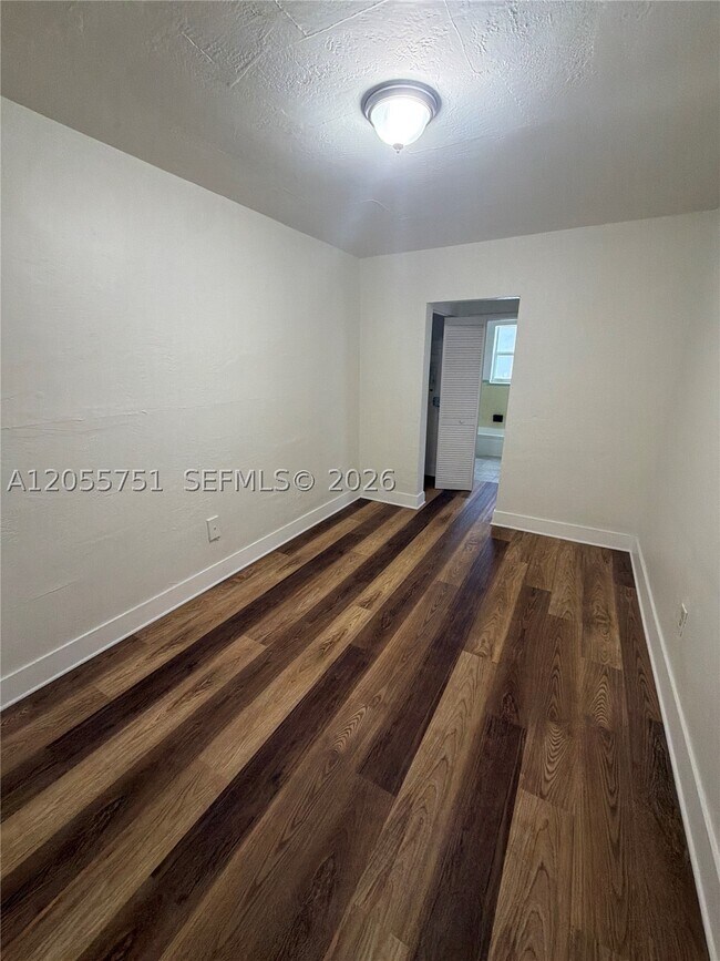 Foto del edificio - 3669 Thomas 16