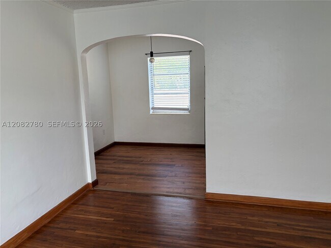 Building Photo - 16 Santillane Ave