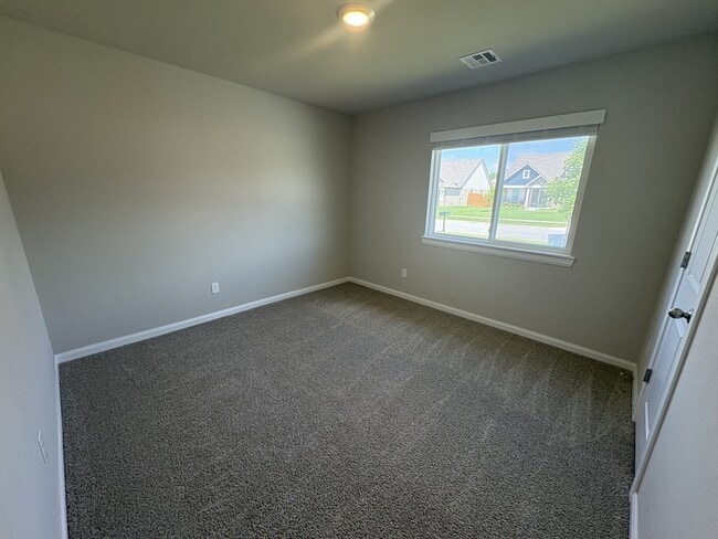 Foto del edificio - 15910 East 75th St N