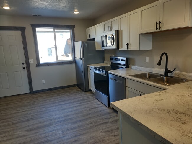 Kitchen - 812 E 5th St