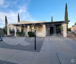 Building Photo - 905 S La Bellota