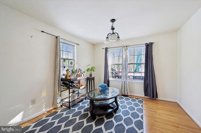 Foto del edificio - 32 Victory Way