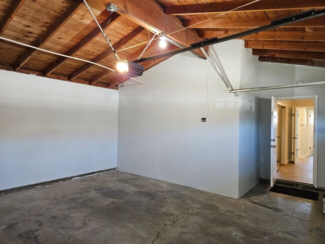 Building Photo - Spacious 3-Bedroom Home with Charming Feat...