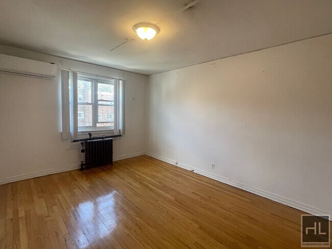 Building Photo - Hart Street - Bushwick 1 Bedroom