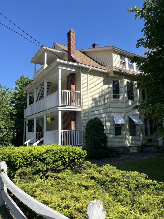 Building Photo - 42 E Albert St