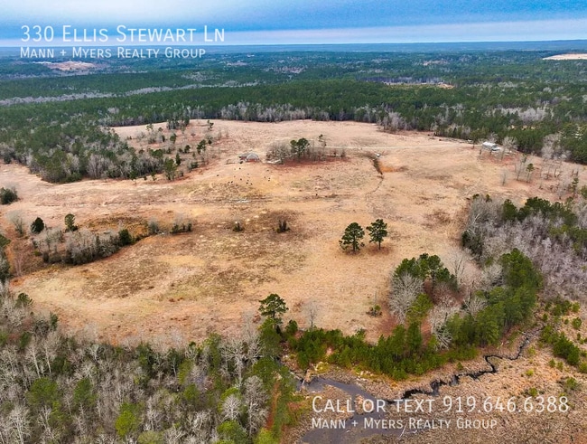 Foto del edificio - 330 Ellis Stewart Ln