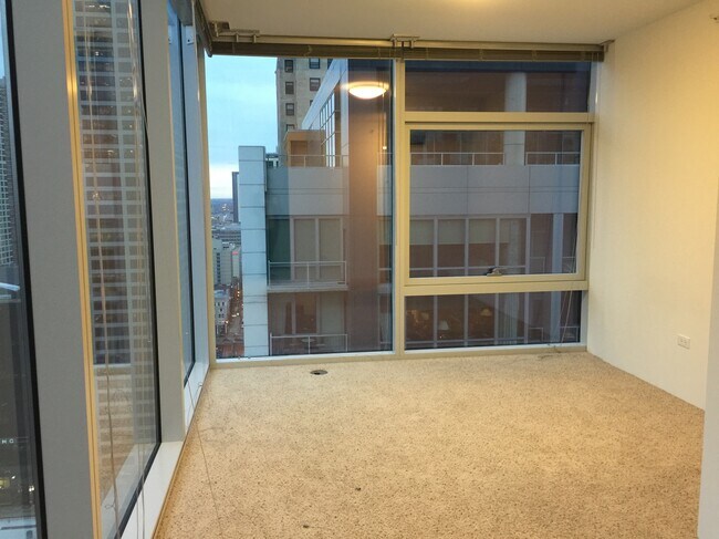 Foto del edificio - 300 E North Water St