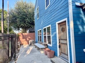 Building Photo - 301 Tabor St