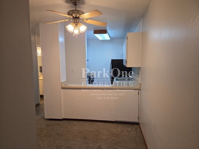 Foto del edificio - Great 1 bedroom ground floor condo.