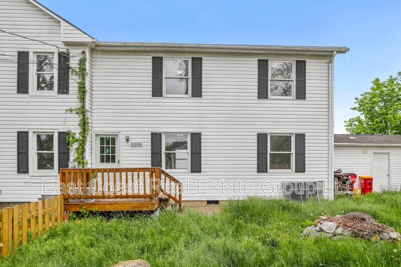 Primary Photo - 500 N Marshall St