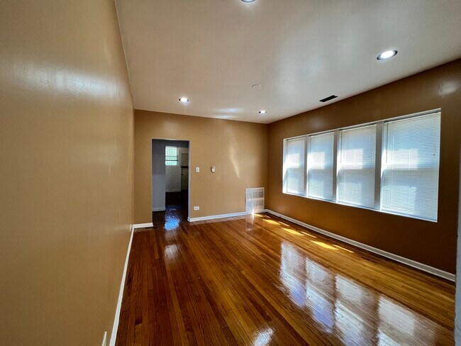 Dinning room - 7835 S Saginaw Ave