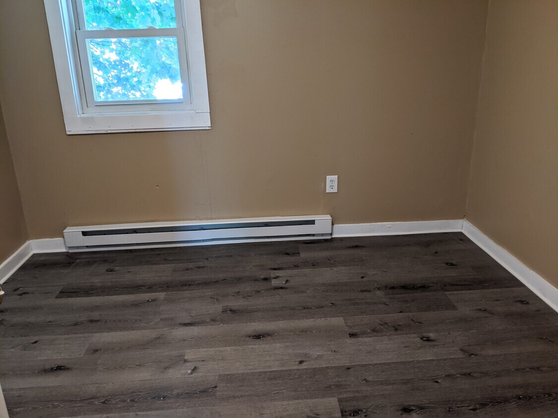 Bedroom - 147 4th St
