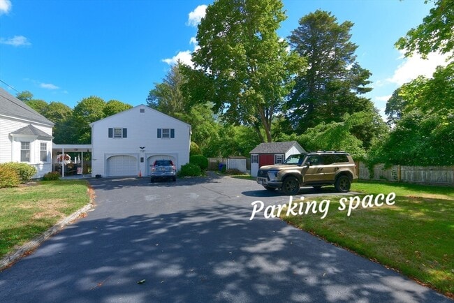 Building Photo - 65 Pleasant St