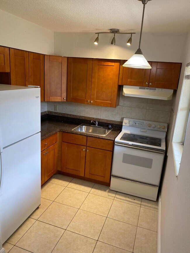 Foto del edificio - 220 SW 8th St