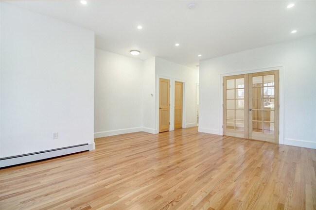 Building Photo - 5303 Boulevard E