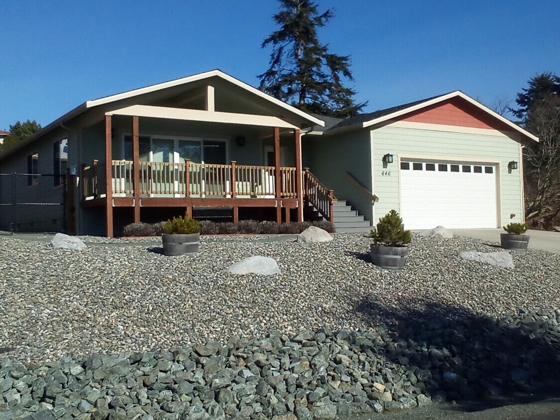 646 El Prado Ave, Coupeville, WA 98239 House Rental in Coupeville, WA