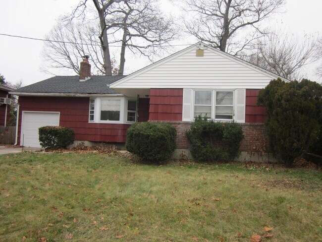 Building Photo - 33 Kingsley Rd