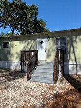 Building Photo - 205 W Conyers Ave