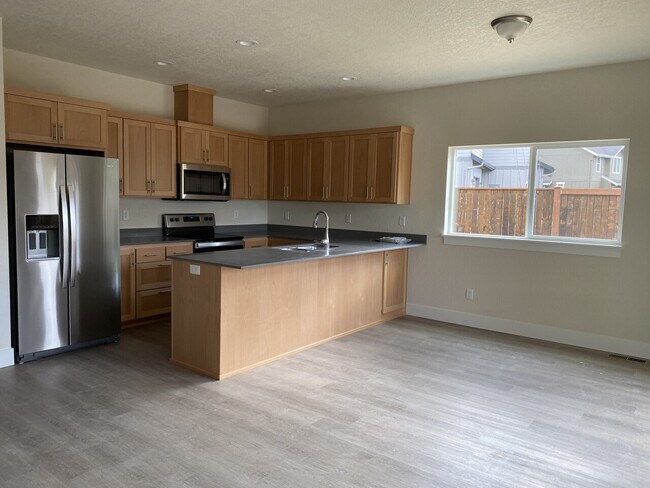 Foto del edificio - Ross Lane Triplex