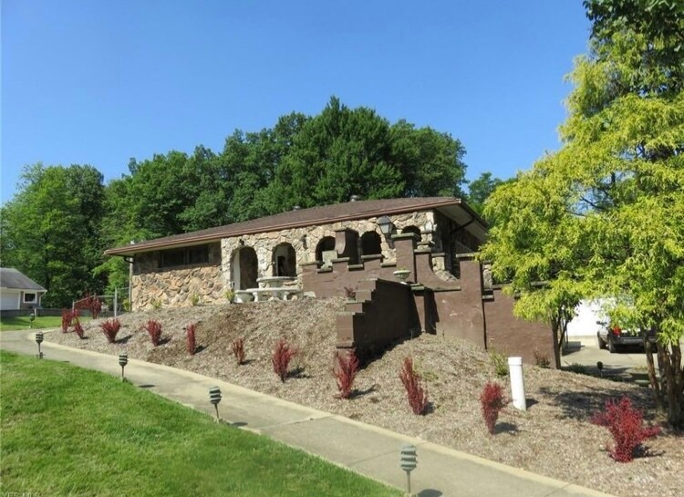 This is a 3 bedroom 2 bath with a living room upstairs and downstairs. Fully furnished - 8272 Wyatt Rd