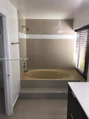 Foto del edificio - 637 Executive Center Dr