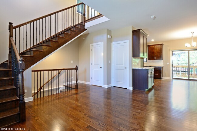 Building Photo - 5 Terrace Ln