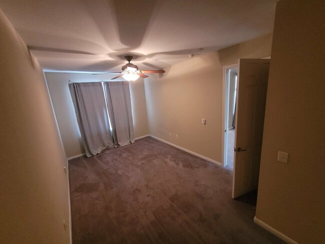 Building Photo - 7575 Kirby Dr