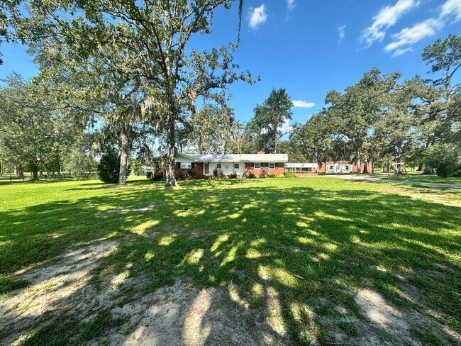 Foto del edificio - 3 Bedroom Home in North Lowndes County
