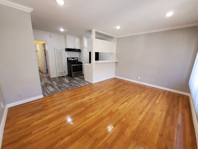 Foto del edificio - 6701 Fountain Ave