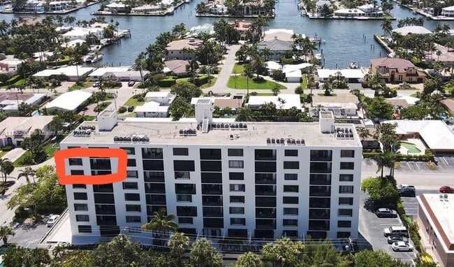 Foto del edificio - 2300 NE 33rd Ave